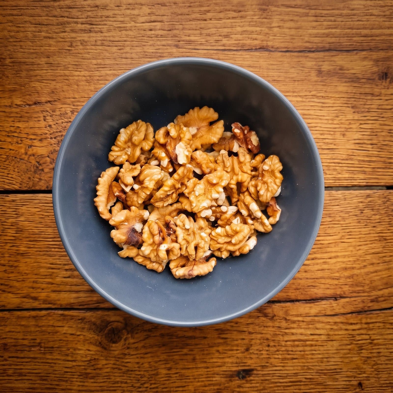 Walnut & Walnut Kernels — photograph 2
